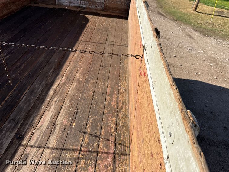 image for item KX9176 1949 GMC  grain truck