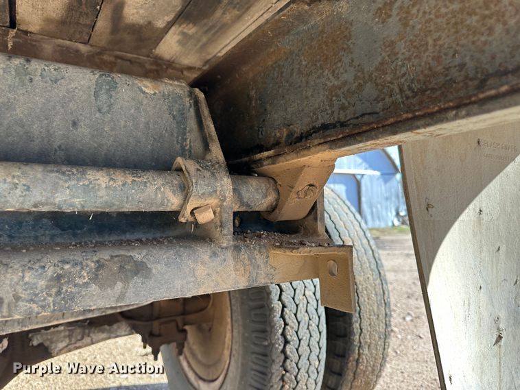 image for item KX9176 1949 GMC  grain truck