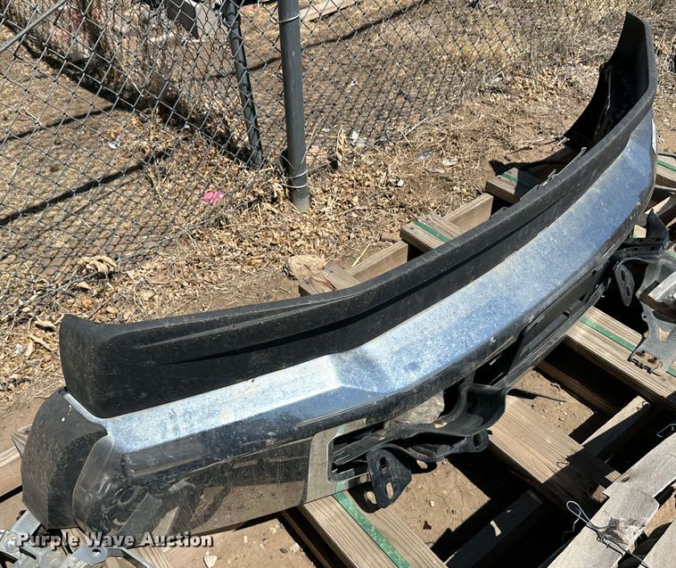 image for item KX9180 2021 Ford F350 front bumper