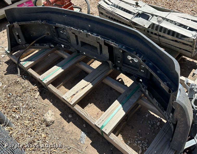 image for item KX9180 2021 Ford F350 front bumper