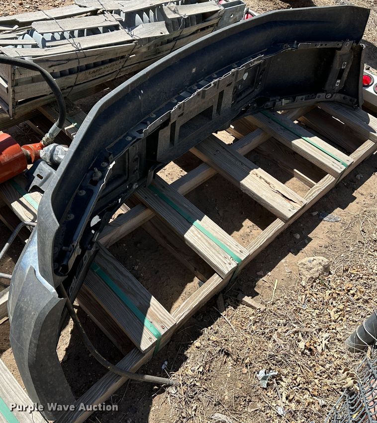 image for item KX9180 2021 Ford F350 front bumper