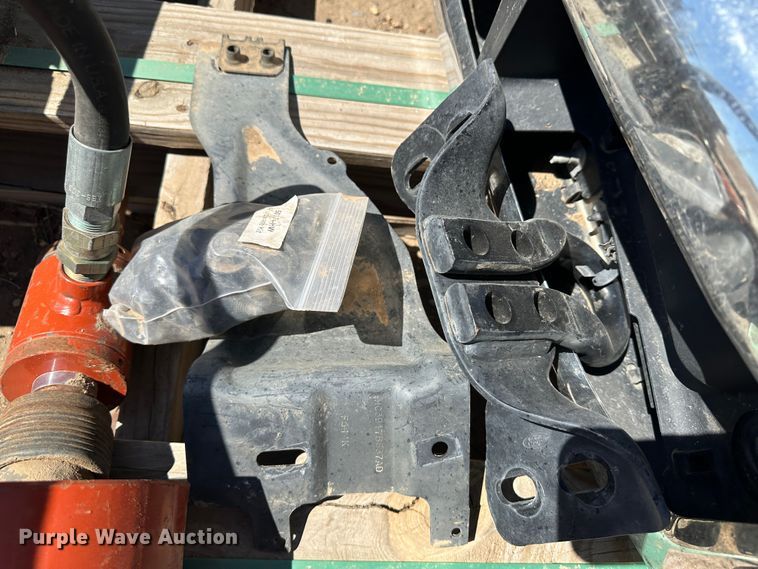 image for item KX9180 2021 Ford F350 front bumper