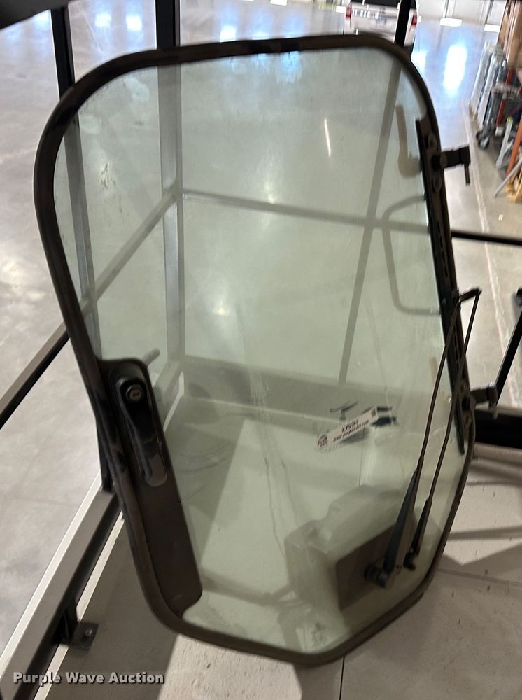 image for item KX9181 Bobcat T650  skid steer door