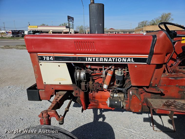 image for item LE9316 International 784  tractor
