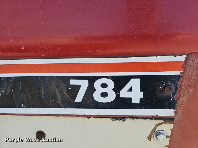 image for item LE9316 International 784  tractor