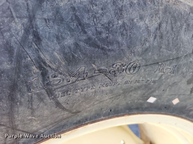 image for item LE9316 International 784  tractor