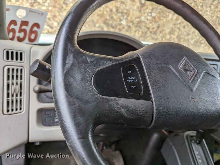 image for item LF9691 2015 International TerraStar  box truck