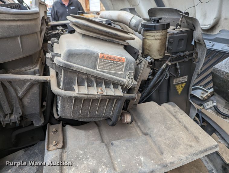 image for item LF9691 2015 International TerraStar  box truck