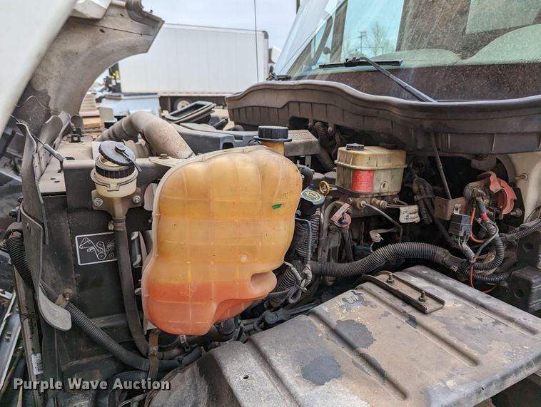 image for item LF9691 2015 International TerraStar  box truck