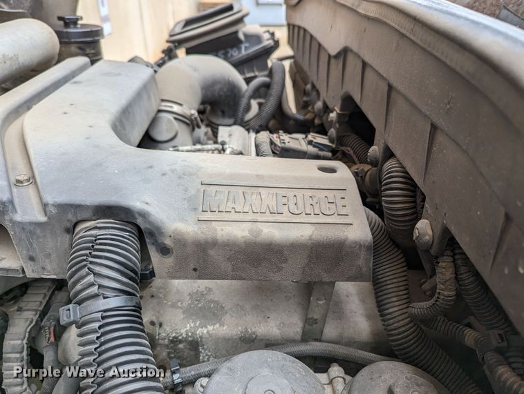 image for item LF9691 2015 International TerraStar  box truck