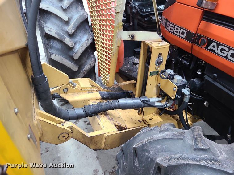 image for item LH9939 1997 AGCO Allis 5680  MFWD tractor