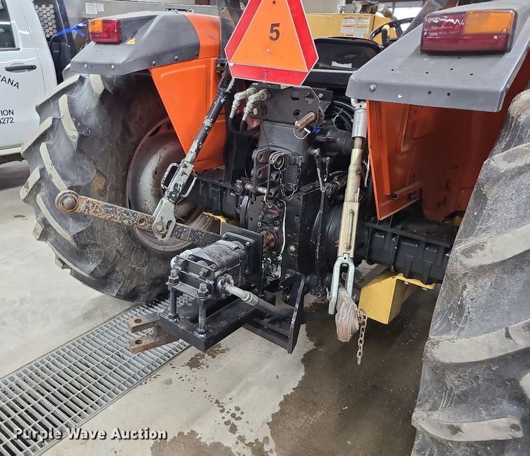 image for item LH9939 1997 AGCO Allis 5680  MFWD tractor