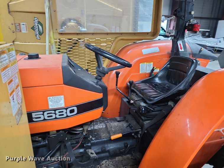 image for item LH9939 1997 AGCO Allis 5680  MFWD tractor