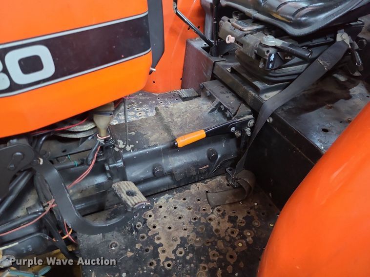 image for item LH9939 1997 AGCO Allis 5680  MFWD tractor