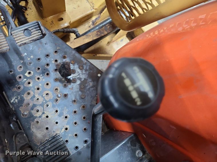 image for item LH9939 1997 AGCO Allis 5680  MFWD tractor