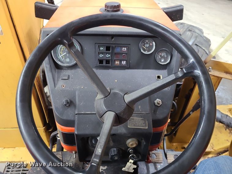 image for item LH9939 1997 AGCO Allis 5680  MFWD tractor