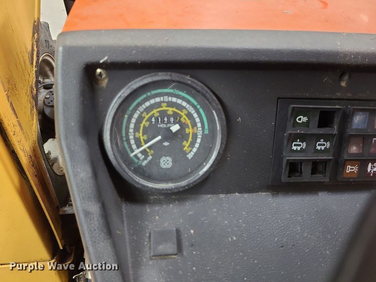 image for item LH9939 1997 AGCO Allis 5680  MFWD tractor