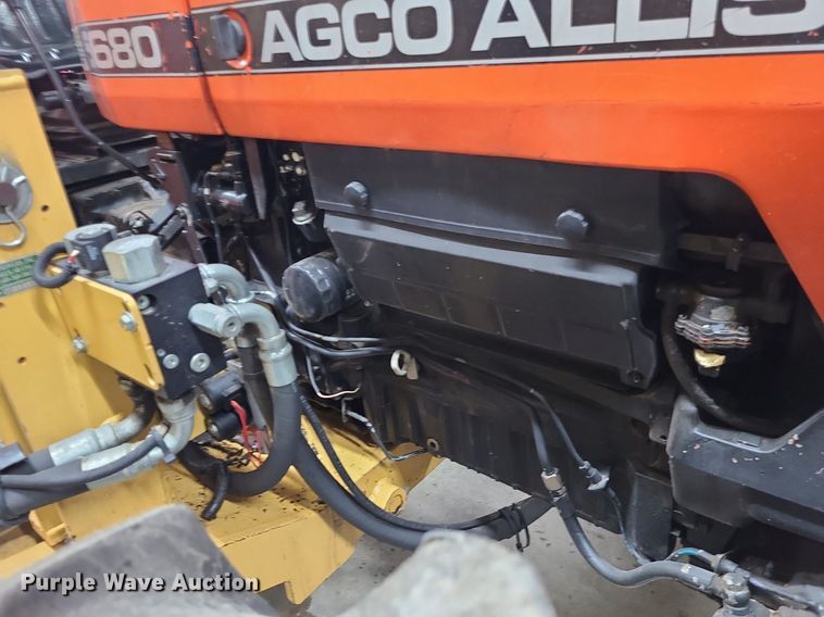 image for item LH9939 1997 AGCO Allis 5680  MFWD tractor