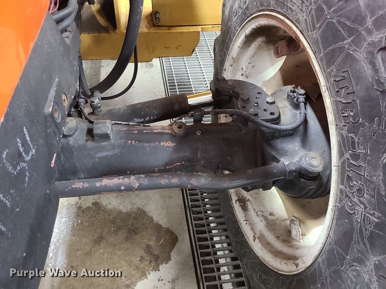 image for item LH9939 1997 AGCO Allis 5680  MFWD tractor