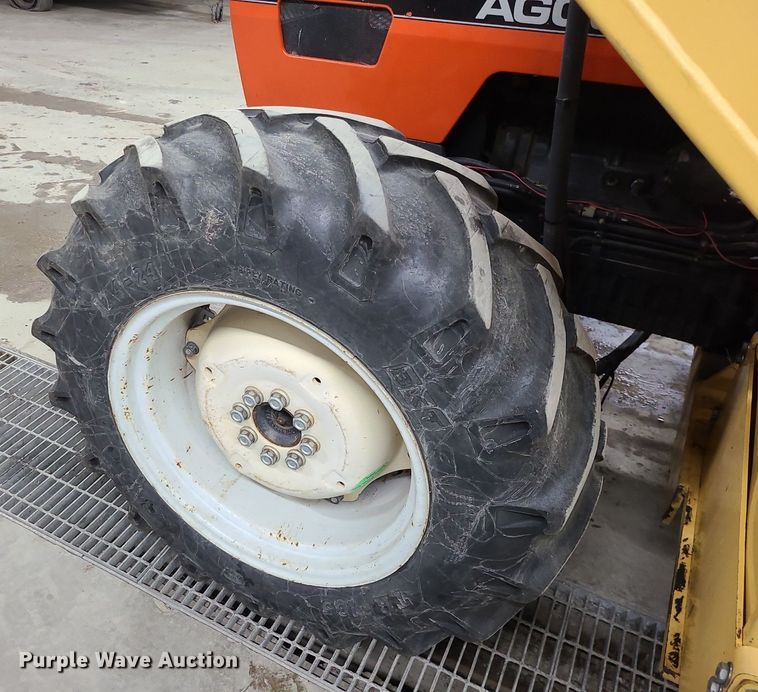 image for item LH9939 1997 AGCO Allis 5680  MFWD tractor