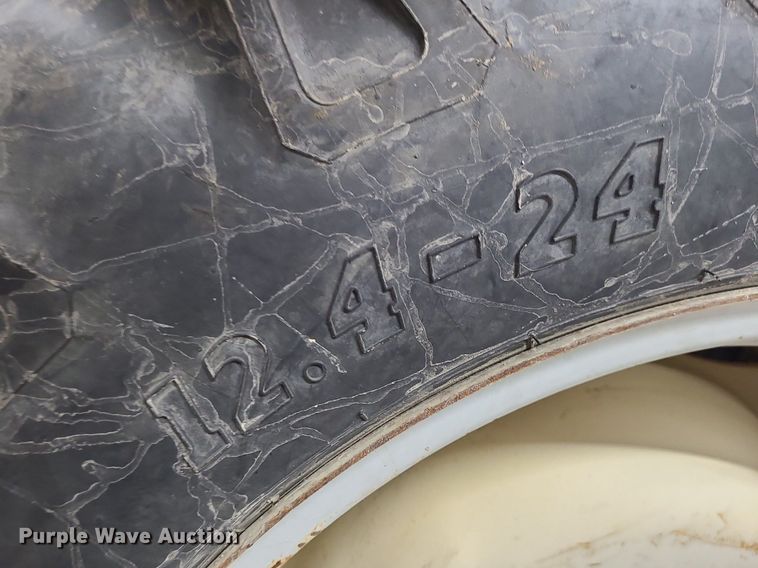 image for item LH9939 1997 AGCO Allis 5680  MFWD tractor