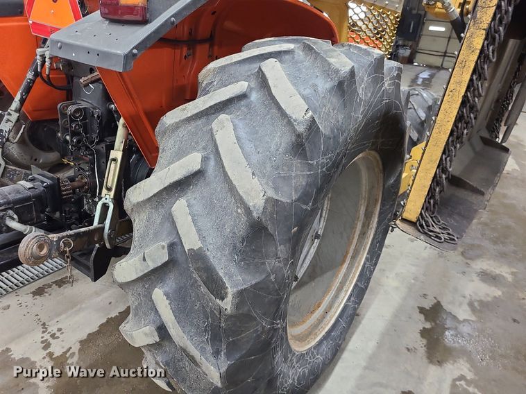 image for item LH9939 1997 AGCO Allis 5680  MFWD tractor