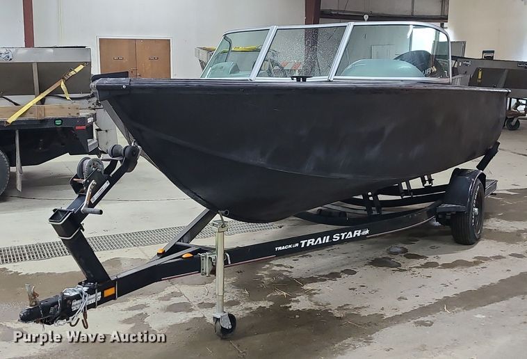 image for item LH9940 2010 Lowe FM175D  boat