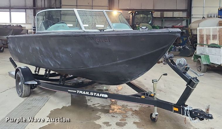image for item LH9940 2010 Lowe FM175D  boat