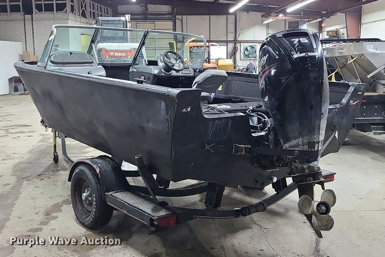 image for item LH9940 2010 Lowe FM175D  boat