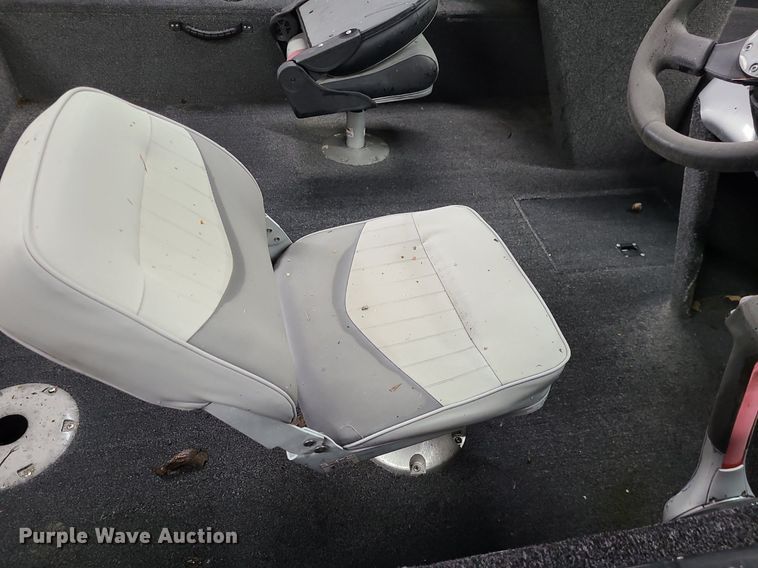 image for item LH9940 2010 Lowe FM175D  boat