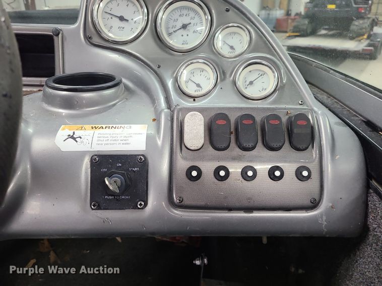 image for item LH9940 2010 Lowe FM175D  boat