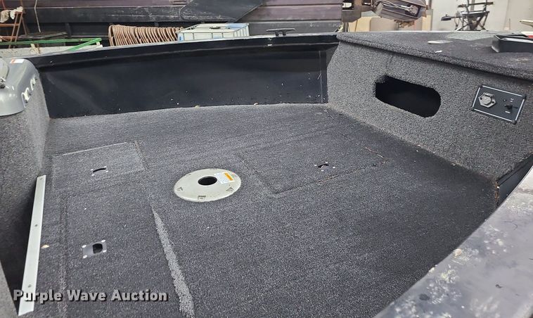 image for item LH9940 2010 Lowe FM175D  boat