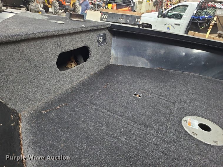 image for item LH9940 2010 Lowe FM175D  boat