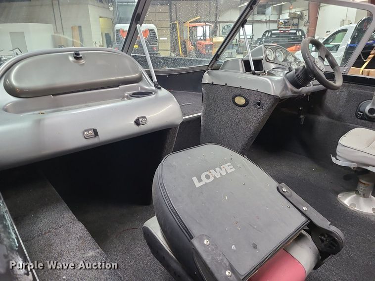 image for item LH9940 2010 Lowe FM175D  boat