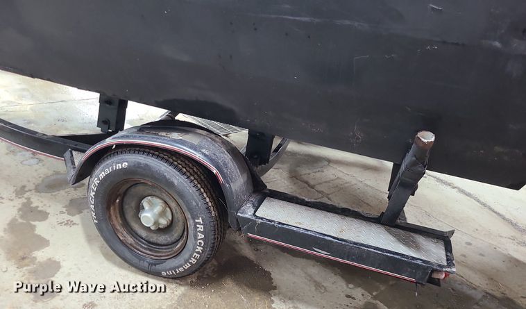 image for item LH9940 2010 Lowe FM175D  boat