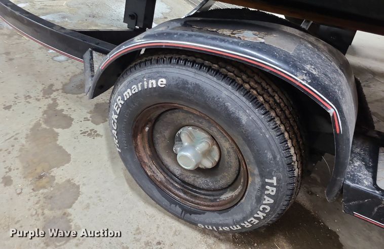 image for item LH9940 2010 Lowe FM175D  boat