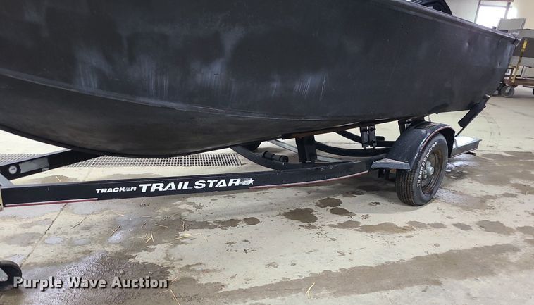 image for item LH9940 2010 Lowe FM175D  boat