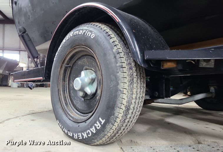 image for item LH9940 2010 Lowe FM175D  boat