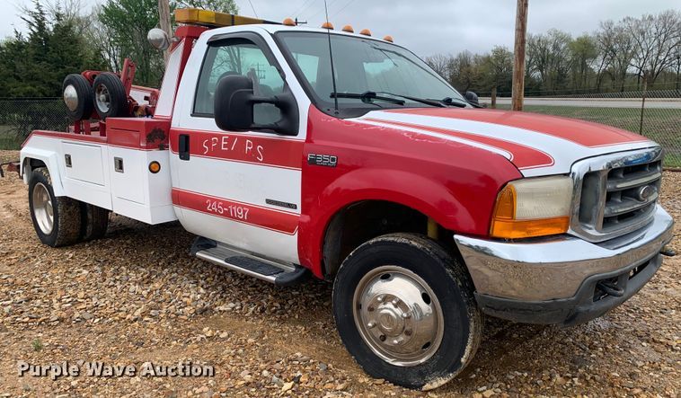 image for item LI9164 2001 Ford F450 Super Duty  tow truck