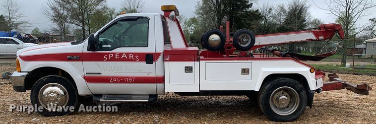 image for item LI9164 2001 Ford F450 Super Duty  tow truck