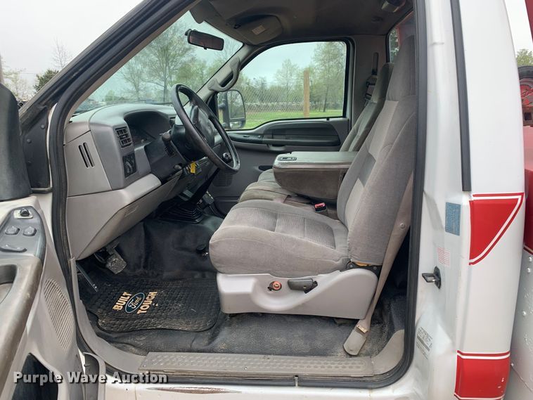 image for item LI9164 2001 Ford F450 Super Duty  tow truck