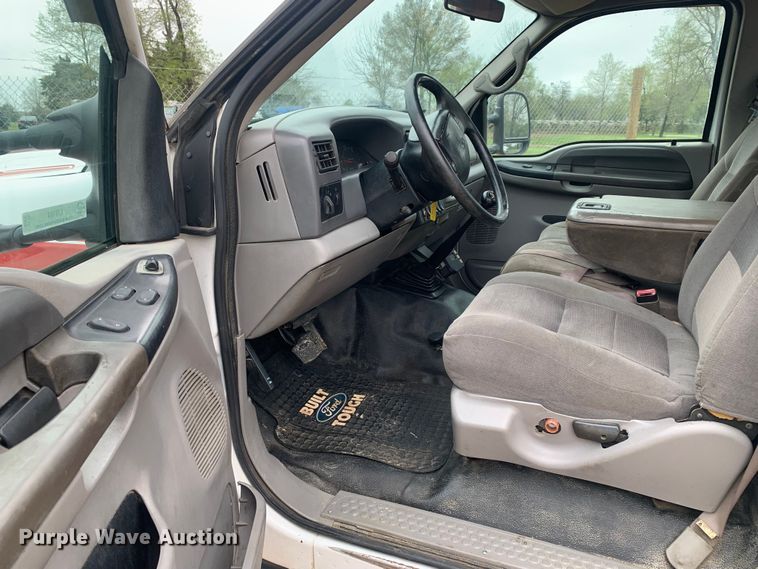 image for item LI9164 2001 Ford F450 Super Duty  tow truck