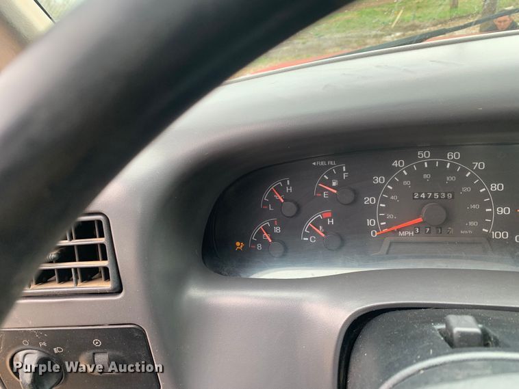 image for item LI9164 2001 Ford F450 Super Duty  tow truck