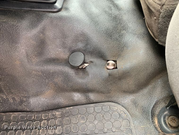 image for item LI9164 2001 Ford F450 Super Duty  tow truck