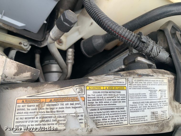 image for item LI9164 2001 Ford F450 Super Duty  tow truck