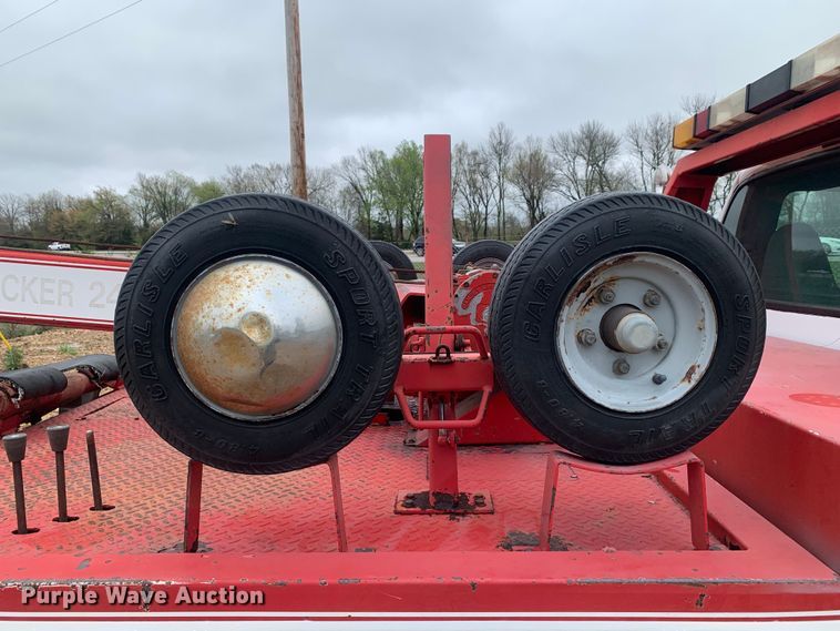 image for item LI9164 2001 Ford F450 Super Duty  tow truck