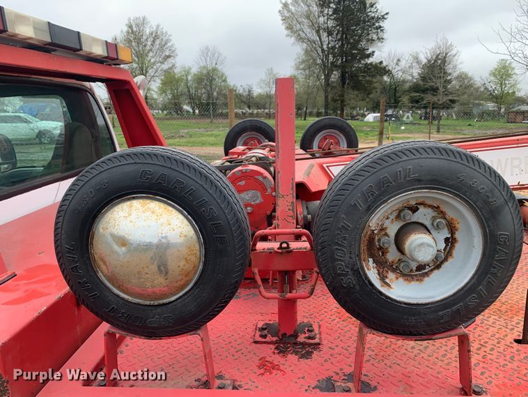 image for item LI9164 2001 Ford F450 Super Duty  tow truck