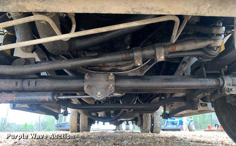 image for item LI9164 2001 Ford F450 Super Duty  tow truck