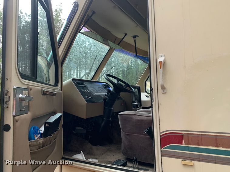 image for item LI9246 1994 Chevrolet Pursuit  RV