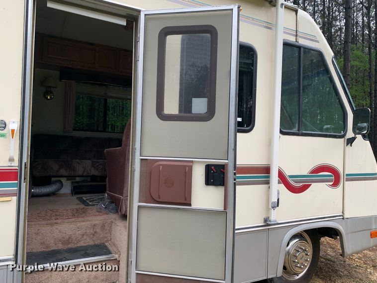 image for item LI9246 1994 Chevrolet Pursuit  RV